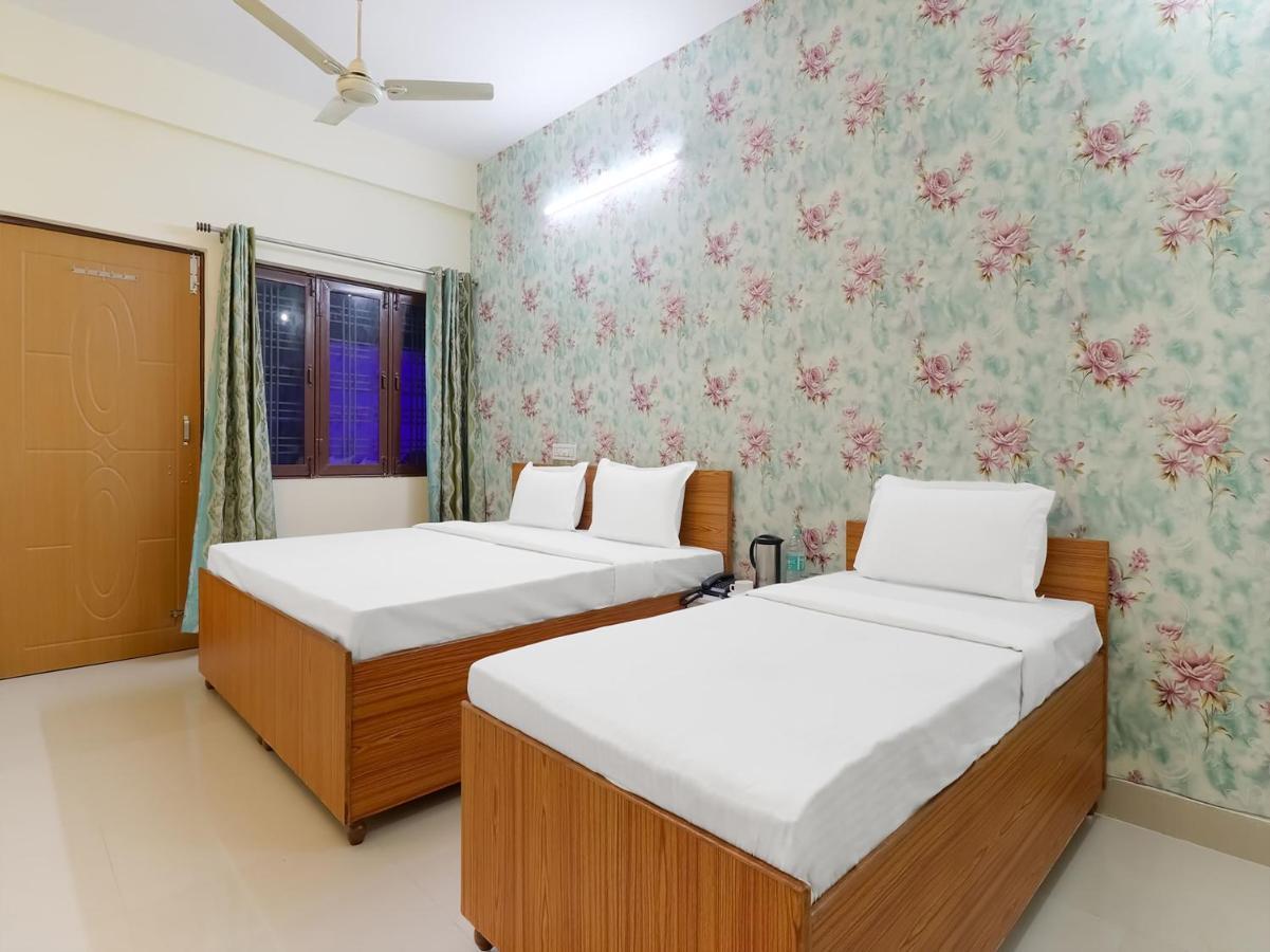 Oyo 84661 Lakshmi Home Stay Jhājra Extérieur photo