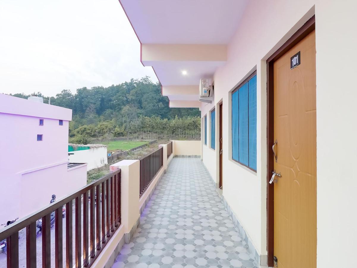 Oyo 84661 Lakshmi Home Stay Jhājra Extérieur photo