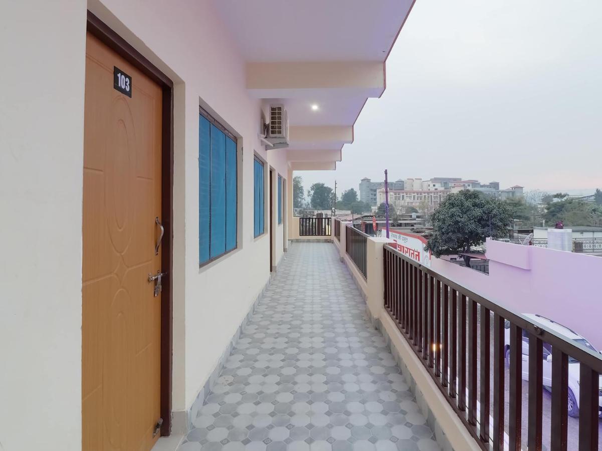 Oyo 84661 Lakshmi Home Stay Jhājra Extérieur photo