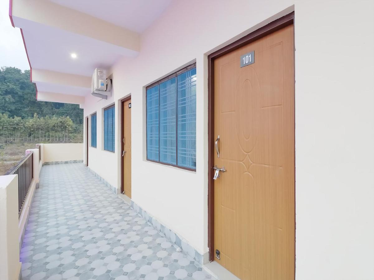 Oyo 84661 Lakshmi Home Stay Jhājra Extérieur photo