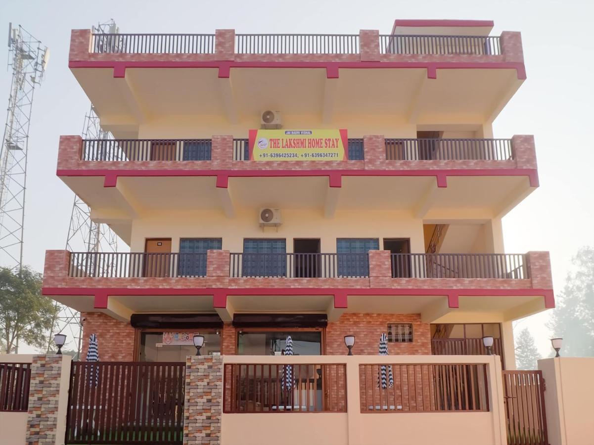 Oyo 84661 Lakshmi Home Stay Jhājra Extérieur photo